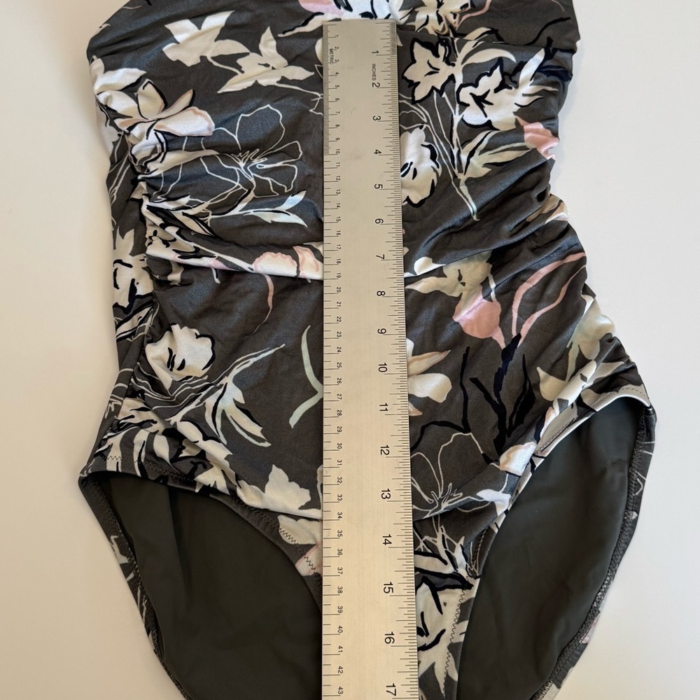 Athleta one piece bathing suit size small - Picture 3 of 7